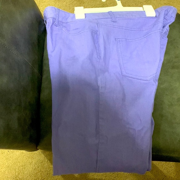 Violet colored Stretch Pants - Picture 3 of 3